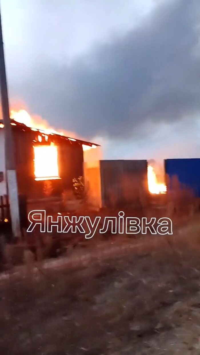Ворог знищує Янжулівку
