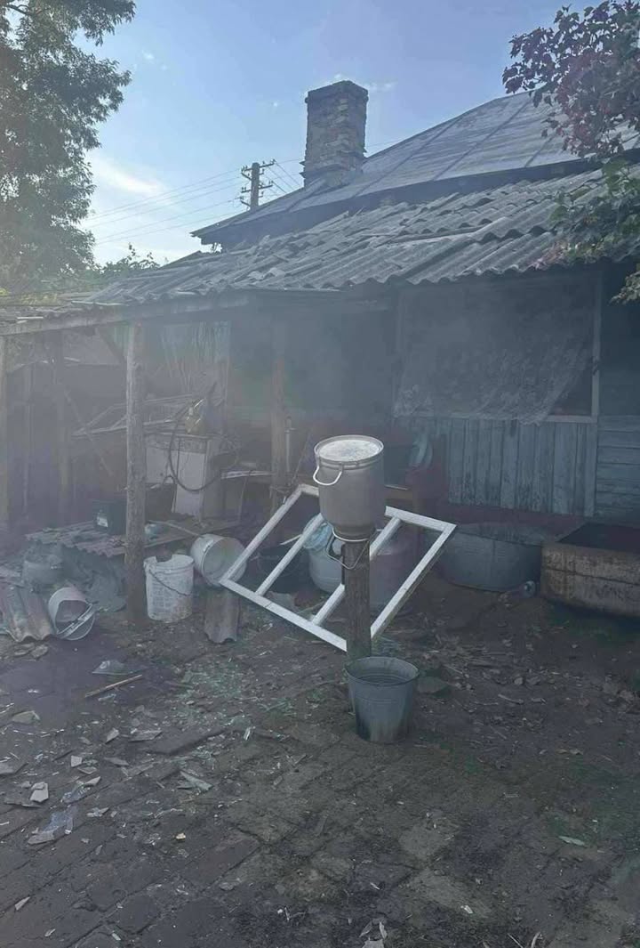 Атака дрона на Семенівщині: пошкоджено будинок, люди не постраждали