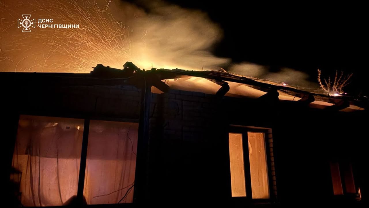 У Семенівці ворожий дрон влучив у житловий будинок