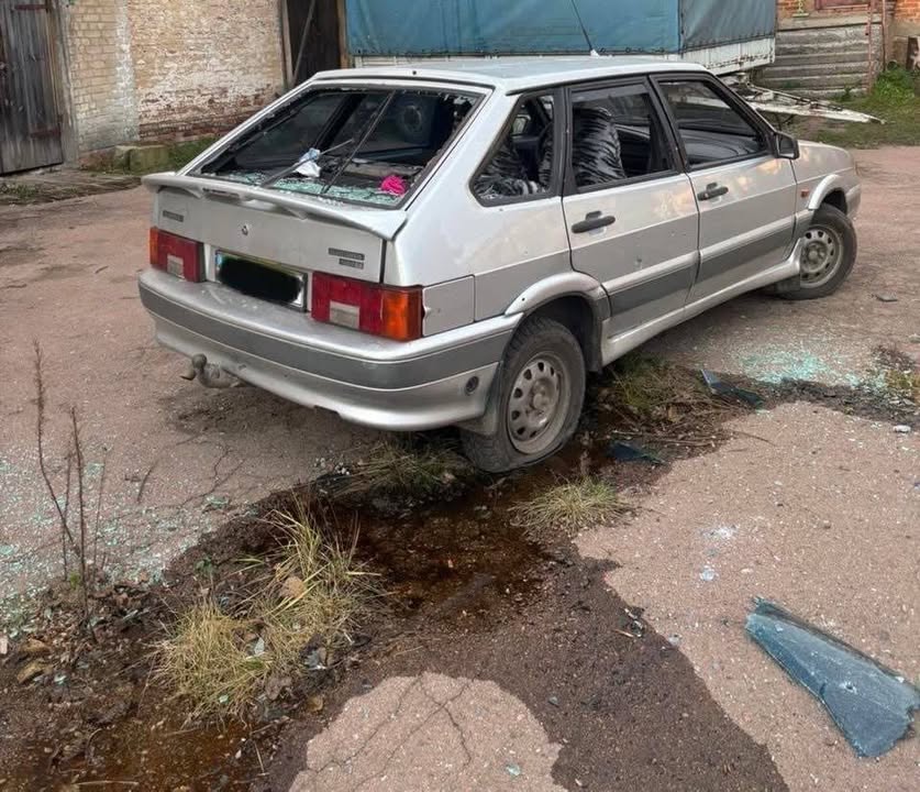 У Семенівці внаслідок атаки безпілотника пошкоджено фуру та легковик