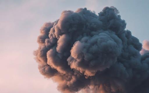 У Семенівській громаді через обстріл загорівся ангар із зерном