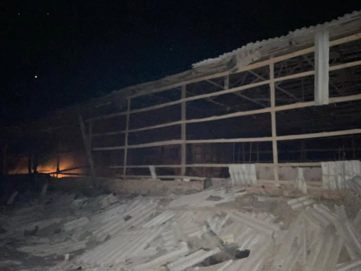 У Жадовому через влучання БпЛА згоріло зерносховище
