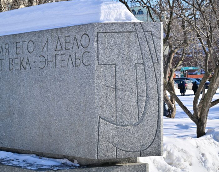 Народився в день штурму Зимового і все життя ліпив Леніних: чесна історія уродженця Семенівки Лева Кербеля