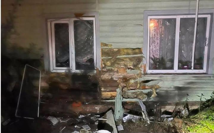 У Семенівці внаслідок російських обстрілів пошкоджені будинки та техніка