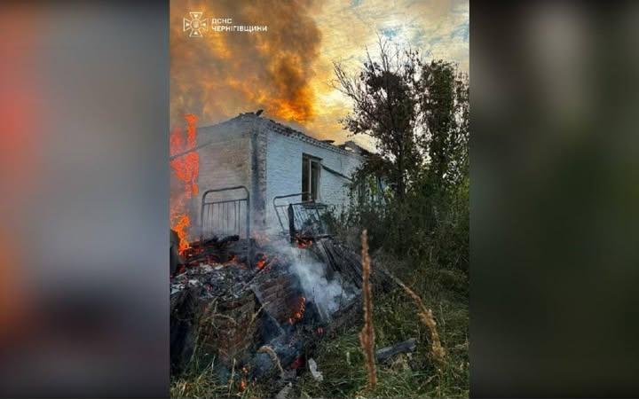 Через влучання БпЛА у Семенівці загорівся приватний будинок